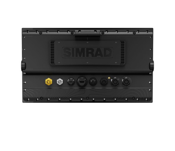 Plotter Simrad NSS 4-16 con mapa base mundial