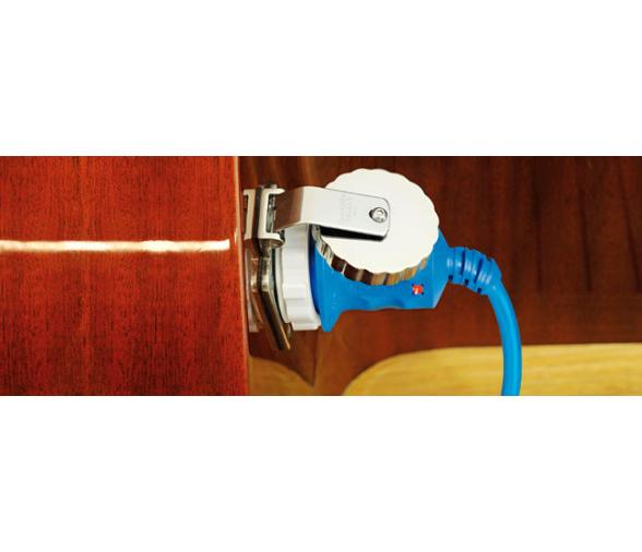 Enchufe 16 Amperios + Cable