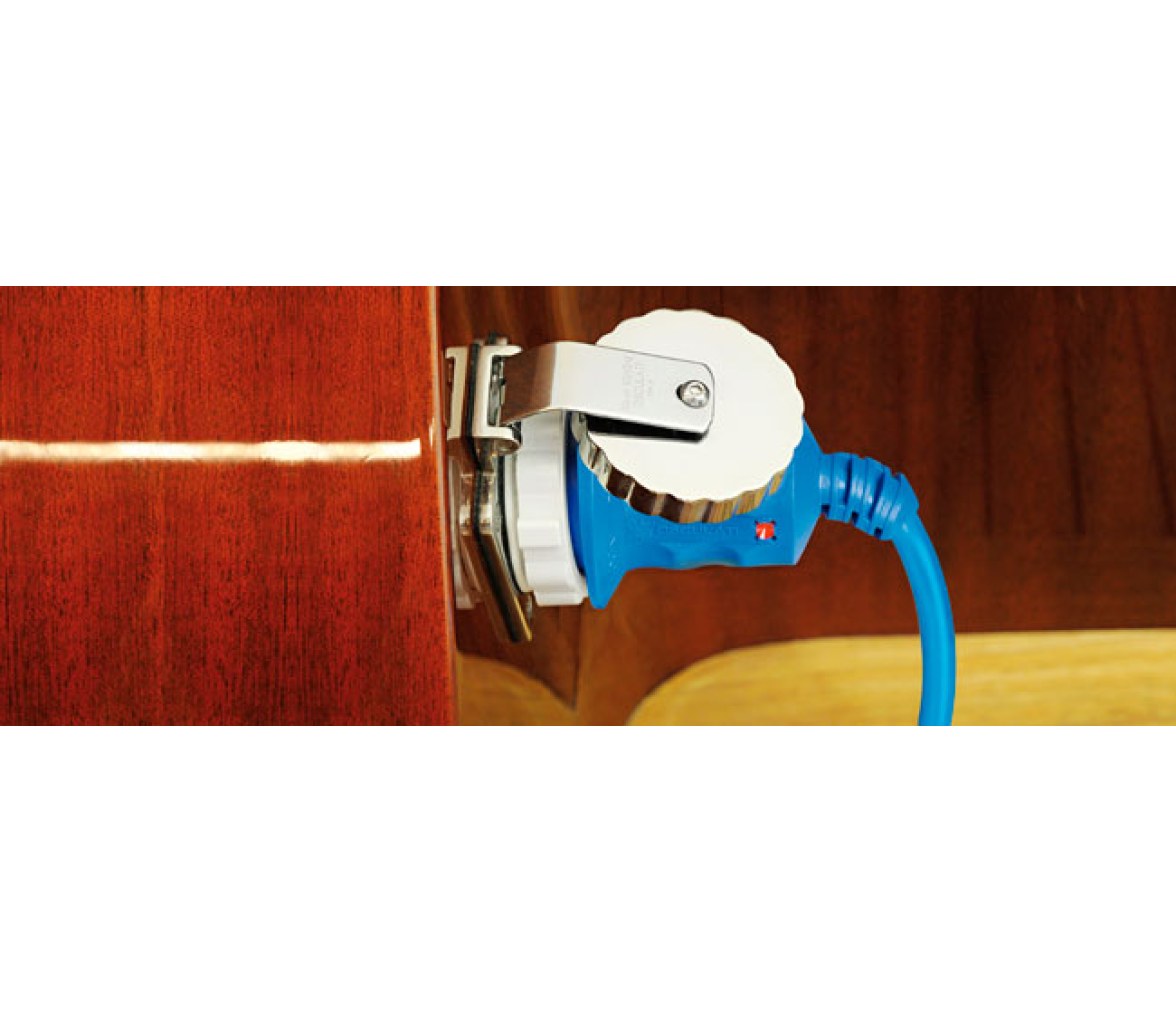 Enchufe 30 Amperios + Cable 15 m