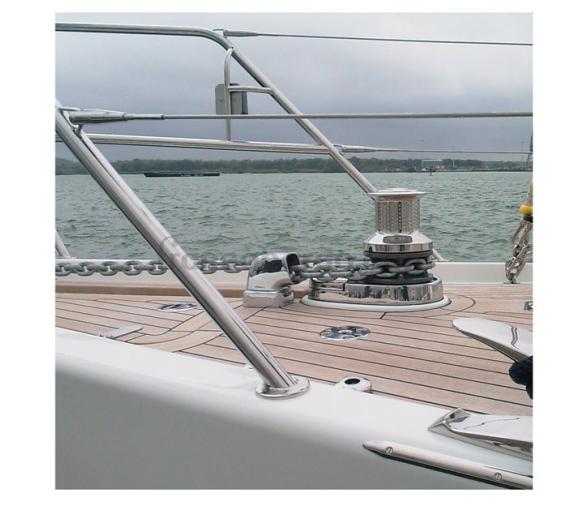 Lewmar Molinete V6 24 V con Campana