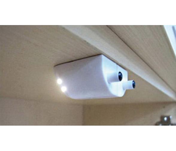 Luz de Cortesia con activacion automatica por presion