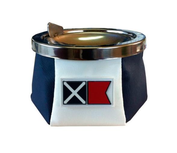 Marine Business Cenicero en Cuero con Tapa Sport MB