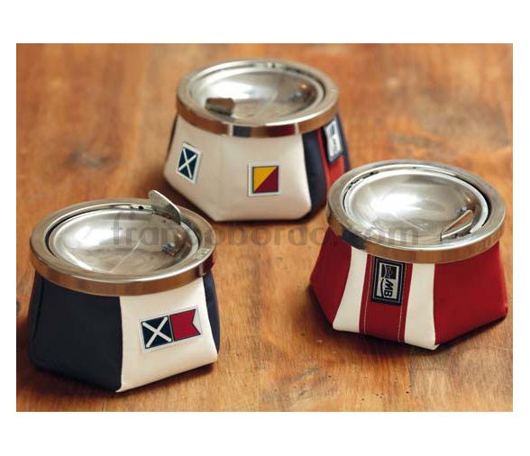 Marine Business Cenicero en Cuero con Tapa Sport MB