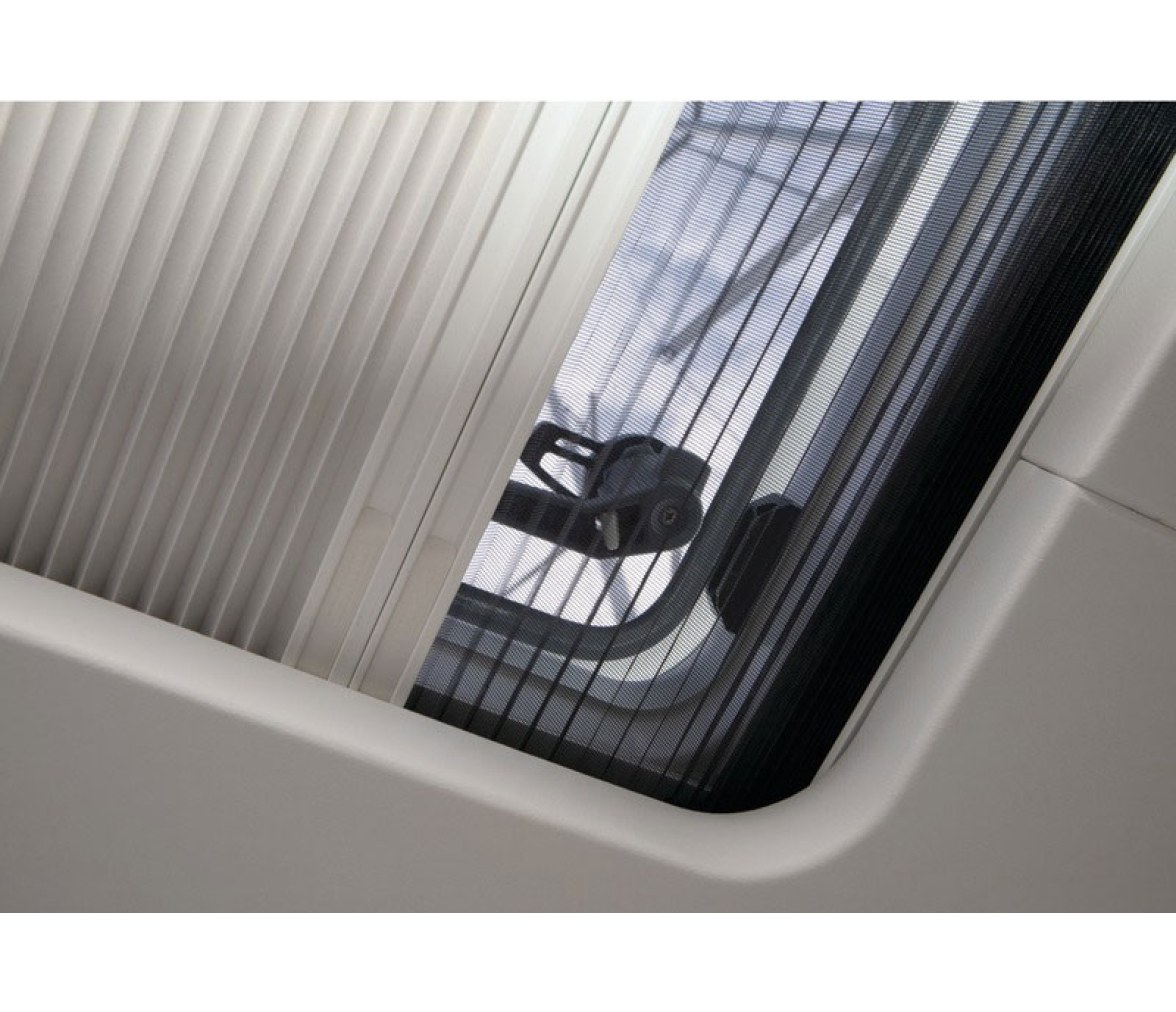 Dometic Oceanair Cortina Enrollable Mosquitera Pleated Skyscreen