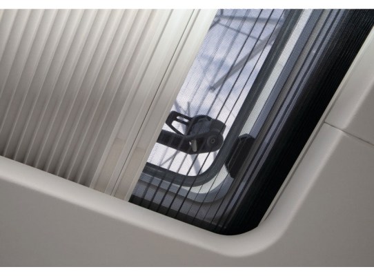 Dometic Oceanair Cortina Enrollable Mosquitera Pleated Skyscreen