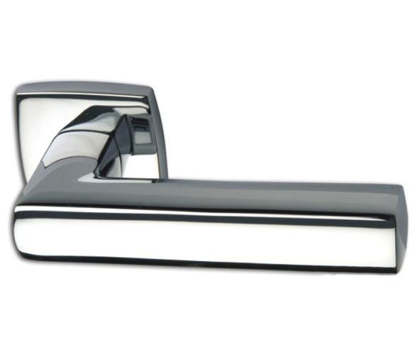 Par Manillas Puerta Square