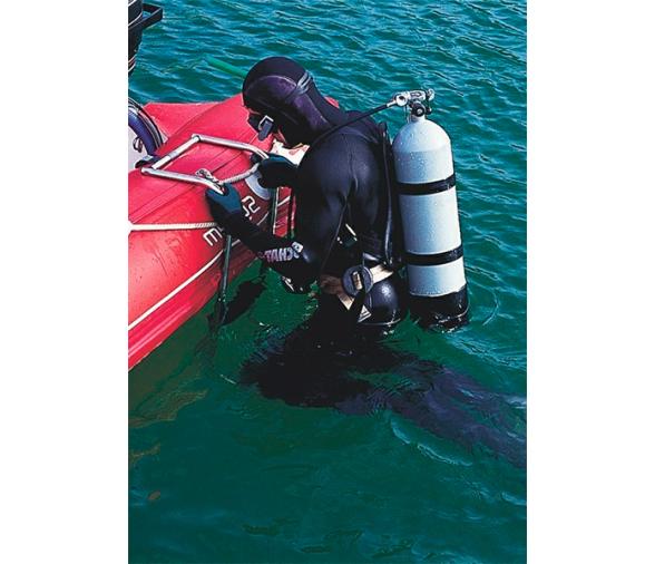 Plataforma con Escalera Sumergida Nuova Rade