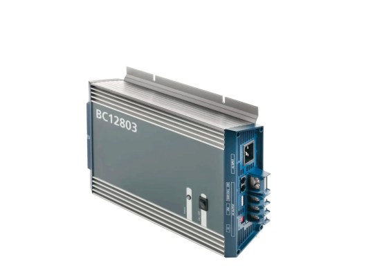 Vetus Cargador de batería de 4 etapas, salida 24V